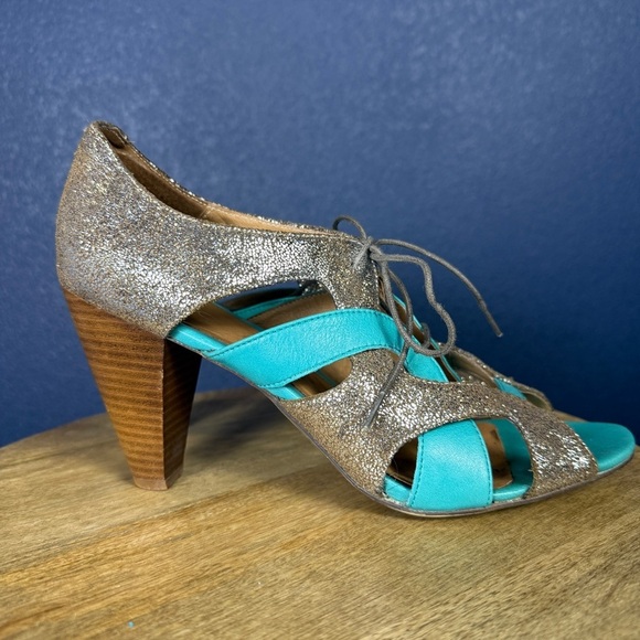 Aldo "Radich" Silver and Teal Blue Lace-up Heels, Size 40 - Picture 4 of 9